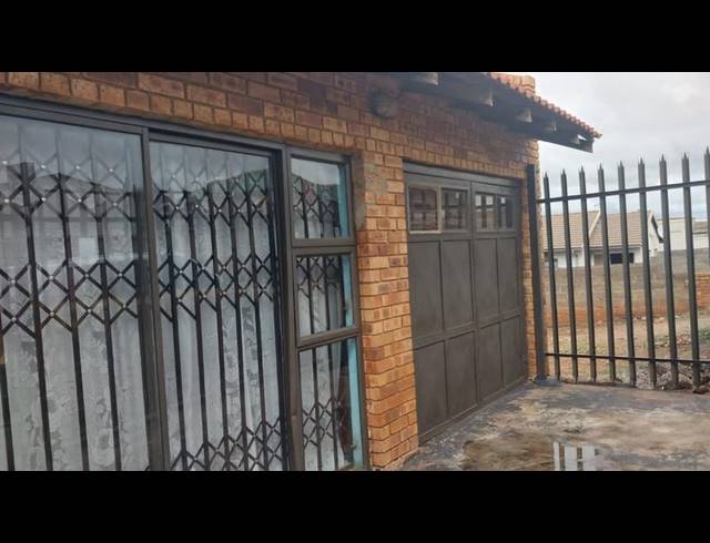 3 BEDROOM HOUSE FOR SALE IN NALEDI